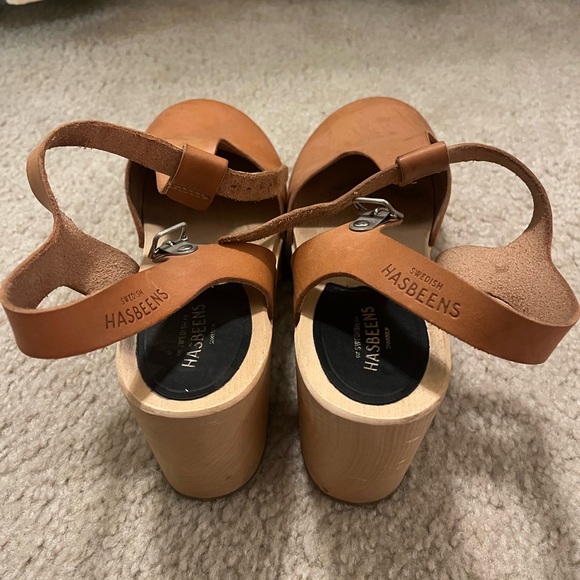 Swedish Hasbeens Stylish Tan Women's Heeled clogs - Picture 2 of 4